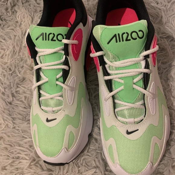 Brand new never worn Nike Air Max 200 sneakers in white green and pink - Picture 6 of 10